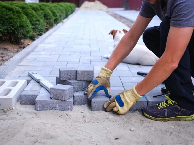 Choosing the Right Patio Paving Contractor: 5 Factors to Consider