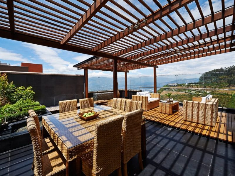Pergola vs. Gazebo: Deciding for Your Outdoor Living Space