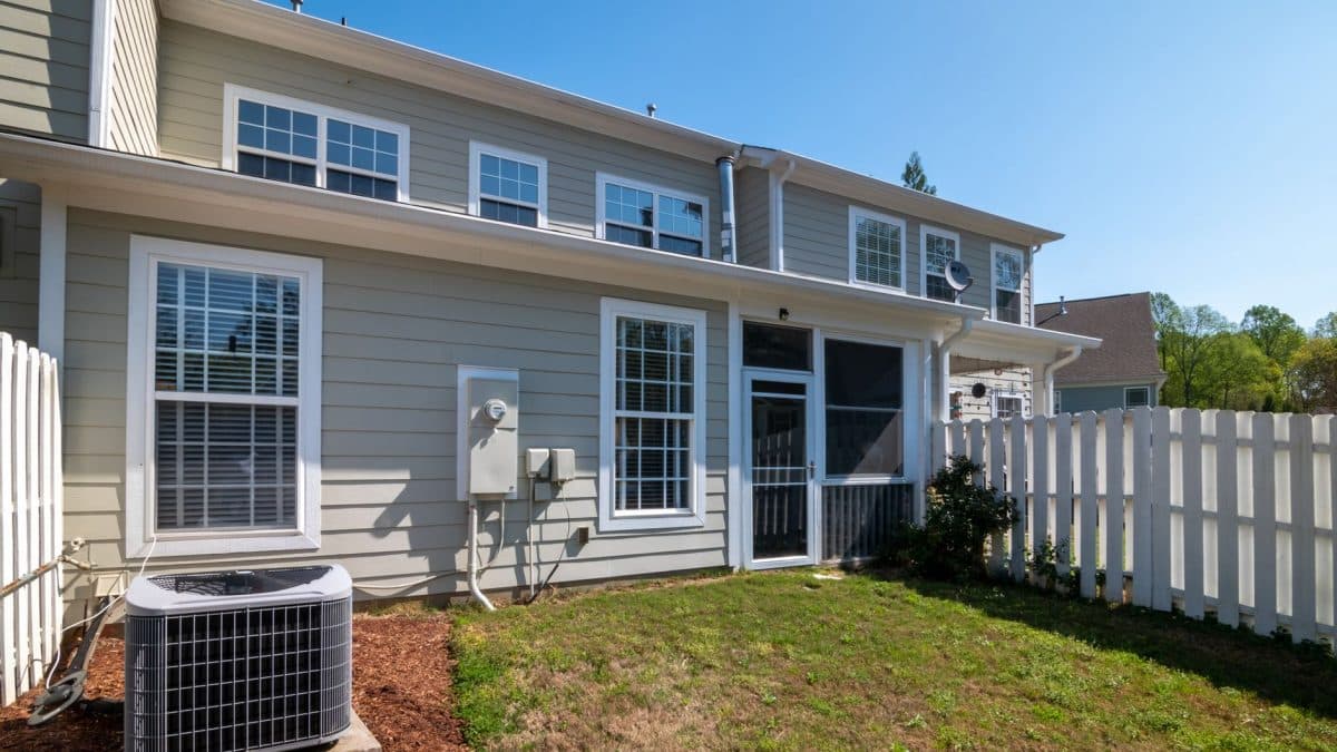 Attached vs. Freestanding Patio Covers: Which Works for Your Northshore Lot?