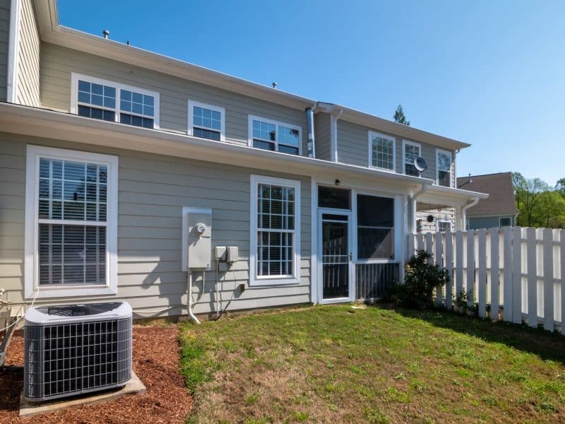Attached vs. Freestanding Patio Covers: Which Works for Your Northshore Lot?