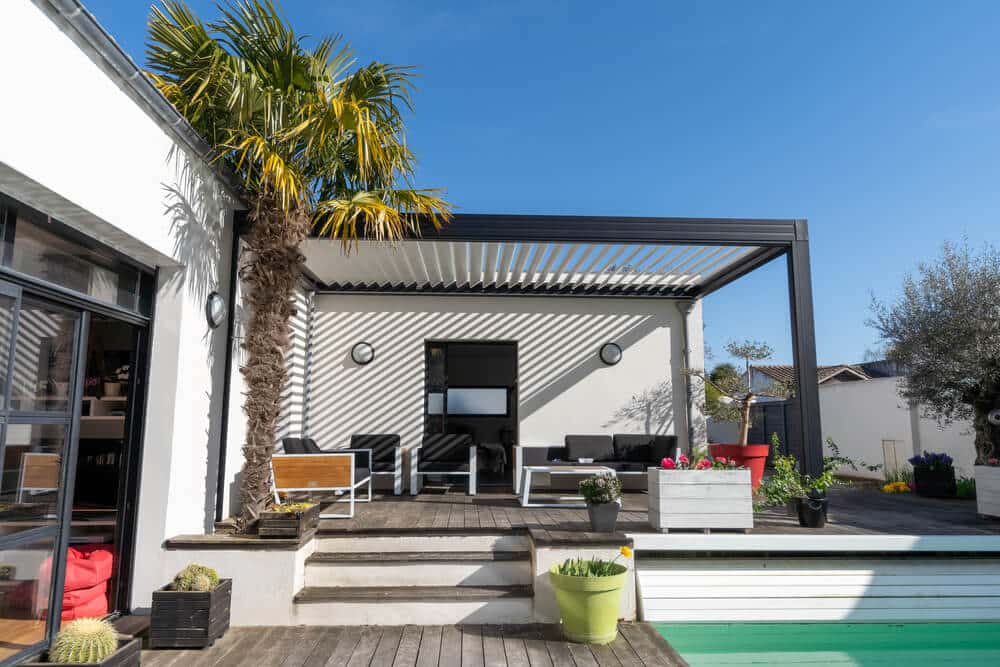 Insulated patio cover built for New Orleans weather