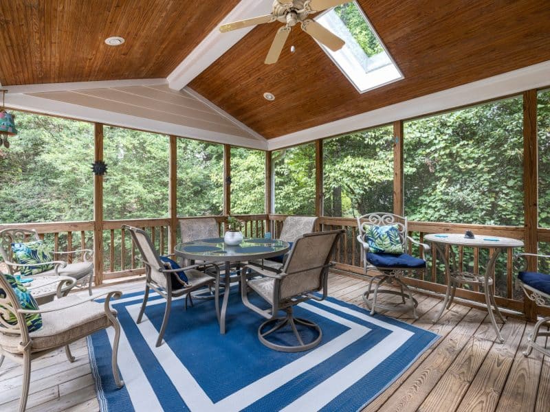 Can You Screen In an Existing Patio Slab in Mandeville?